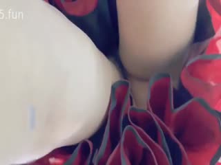 【年度精品】极品学生妹无内贴B拍摄白色液体流出