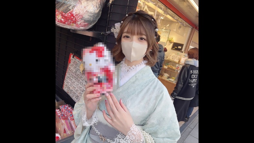 FC精品无码PPV_初顔出し撮影僕が通っている青山の美人美容師に着物を着せて河川敷で野外