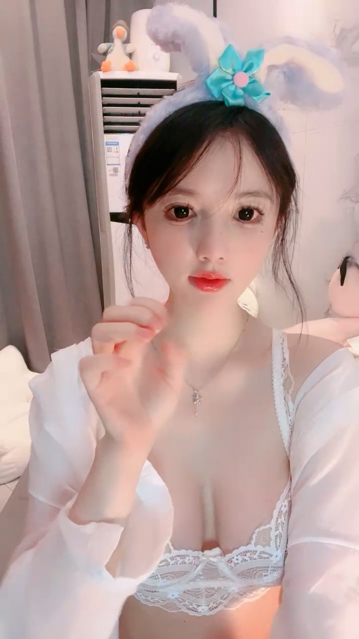 MIAA-571 つまらない日常をぶち壊す小悪魔ロックな少女に犯●れたい！！ イケてないキミの乳首もっともっとビンカンに改造してアゲル 月乃露娜
